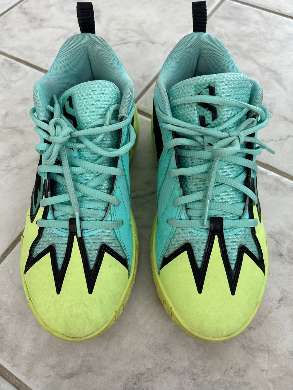 Puma Lightnings Youth Basketball Shoes in Aqua & Neon Yellow - Size 6